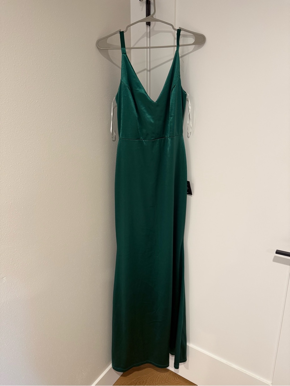 Lulu's Emerald Green V-Neck Satin Maxi Dress